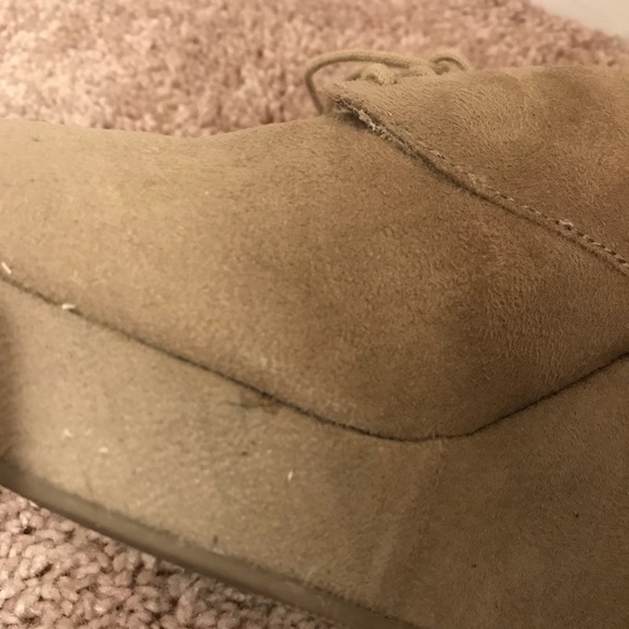 Tan platform booties - Picture 3 of 3